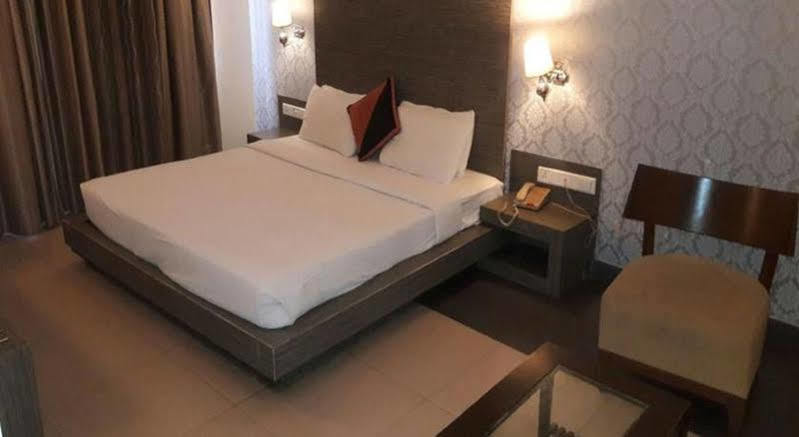 Hotel Sadanand Regency Pimpri-Chinchwad Exterior photo